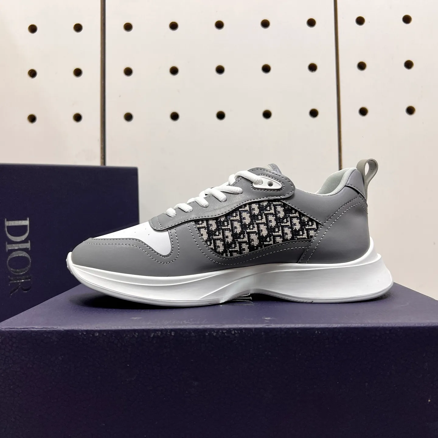 Men's Men's Shoes 💰: 400💰《Dior》The latest and most popular casual shoes, top brand [seduce] luxury~purchase, top~quality. [Strong] The upper is made of imported breathable cowhide with material ➕ breathable sheepskin feet (•) and fine workmanship. Original stylish and stylish soft rubber wear-resistant foreskin outsole, light and comfortable on the foot, size: 38-44, (customized 45, 46), five colors available